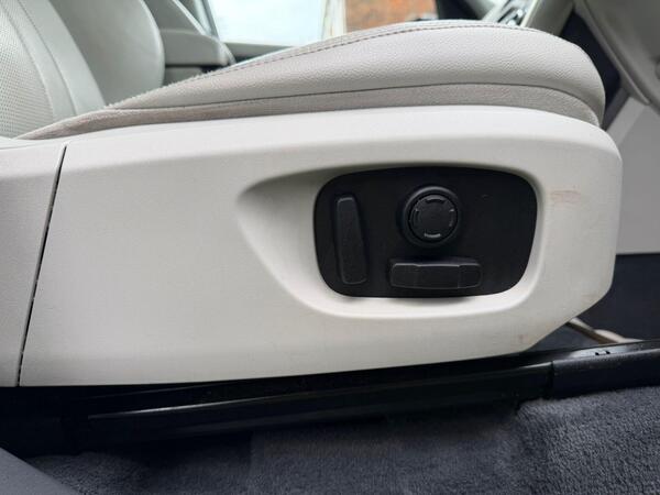 2015 Land Rover Discovery Sport HSE Auto