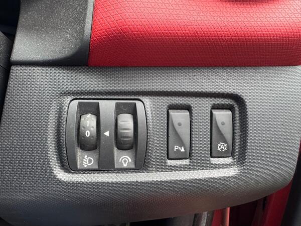 2014 Renault Clio 1.5 dCi Dynamique S MediaNav Euro 5 (s/s) 5dr