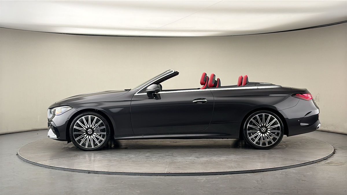 2025 Mercedes-Benz CLE 2.0 CLE220d MHEV AMG Line (Premium Plus) Cabriolet