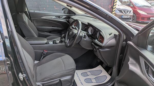 2018 Vauxhall Insignia 1.5i Turbo ecoTEC Design Grand Sport (s/s) 5dr