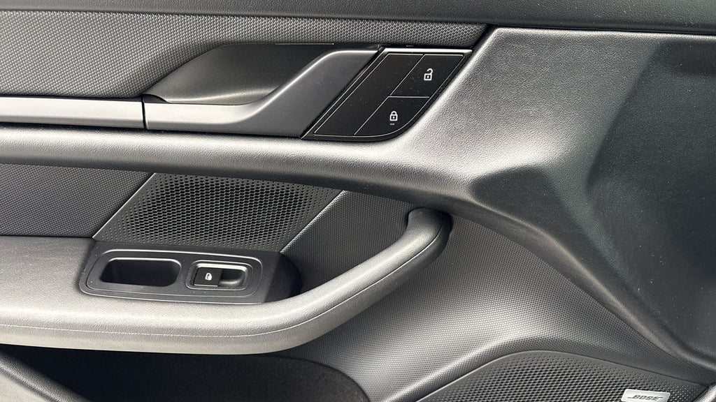 2023 Porsche Taycan Performance Plus 93.4kWh 4S Saloon