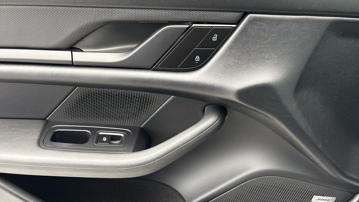 2023 Porsche Taycan Performance Plus 93.4kWh 4S Saloon