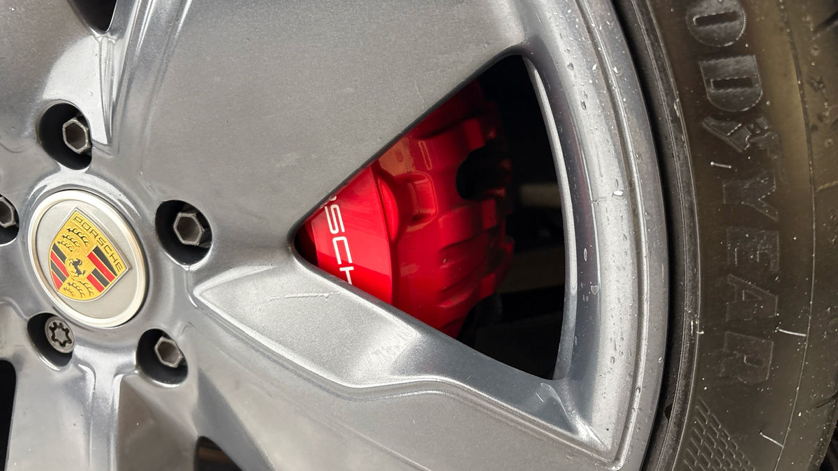 2023 Porsche Taycan Performance Plus 93.4kWh 4S Saloon